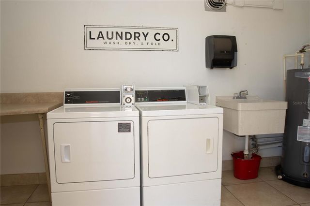 105 ISLAND WAY 142, Clearwater Beach, FL 33767