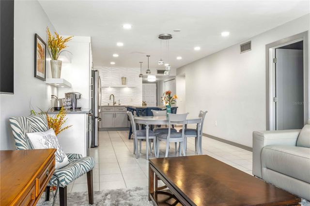 105 ISLAND WAY 142, Clearwater Beach, FL 33767