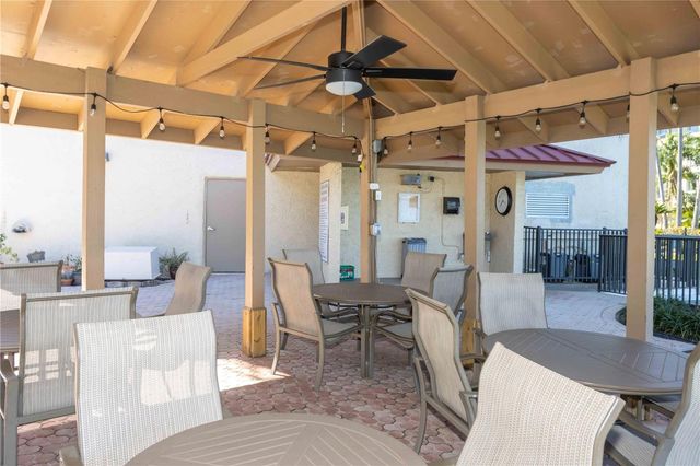 105 ISLAND WAY 142, Clearwater Beach, FL 33767