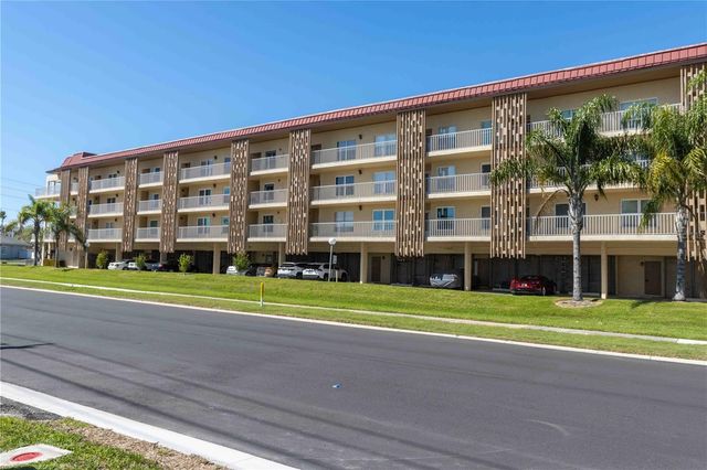 105 ISLAND WAY 142, Clearwater Beach, FL 33767