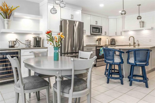 105 ISLAND WAY 142, Clearwater Beach, FL 33767