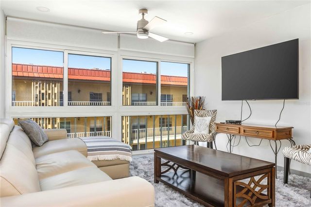 105 ISLAND WAY 142, Clearwater Beach, FL 33767