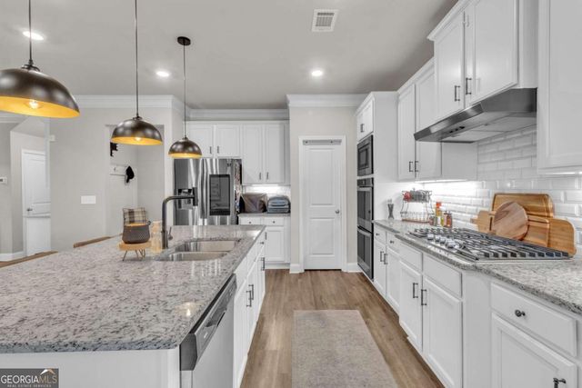 385 Henson Farm Drive, Loganville, GA 30052