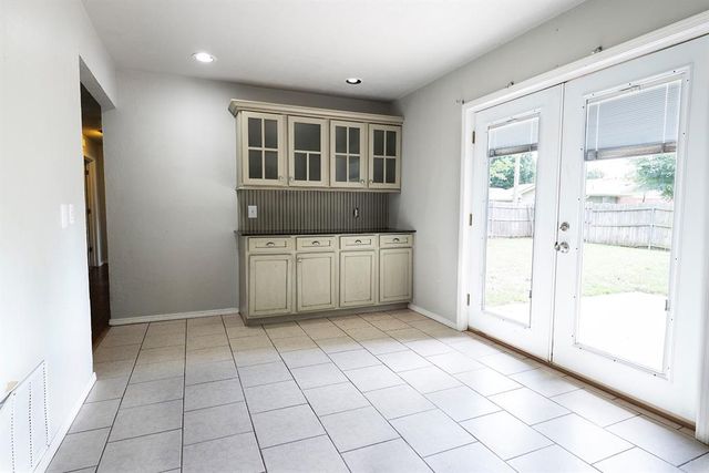 734 W 7th Street, Edmond, OK 73003