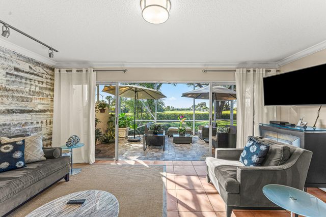 5218 Windsor Parke Drive, Boca Raton, FL 33496