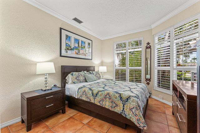 5218 Windsor Parke Drive, Boca Raton, FL 33496