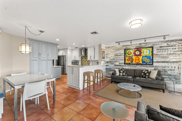 5218 Windsor Parke Drive, Boca Raton, FL 33496