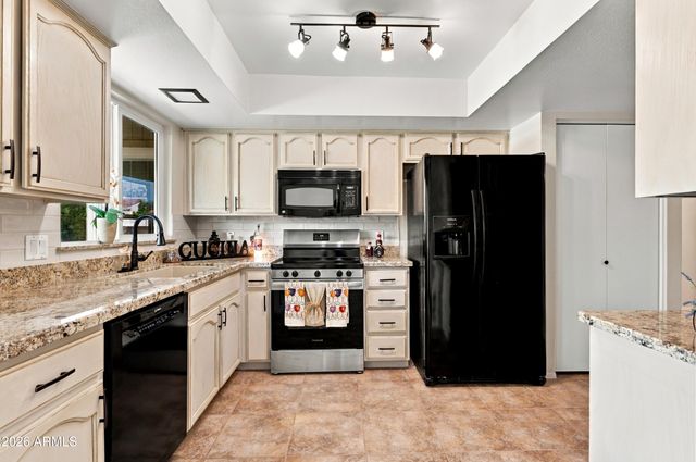 9622 E Indiana Avenue, Sun Lakes, AZ 85248