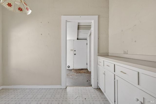 654 Charles St, Santa Rosa, CA 95404