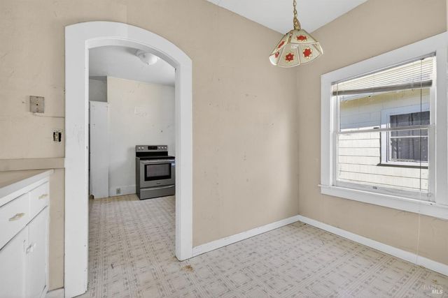 654 Charles St, Santa Rosa, CA 95404