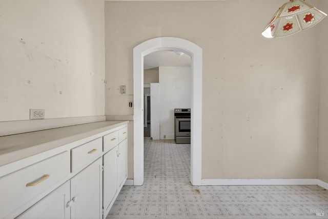 654 Charles St, Santa Rosa, CA 95404