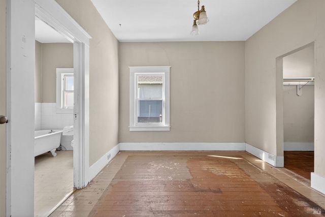 654 Charles St, Santa Rosa, CA 95404