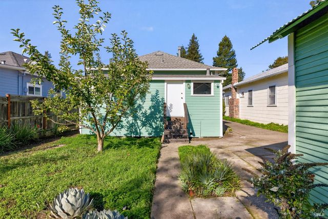 654 Charles St, Santa Rosa, CA 95404