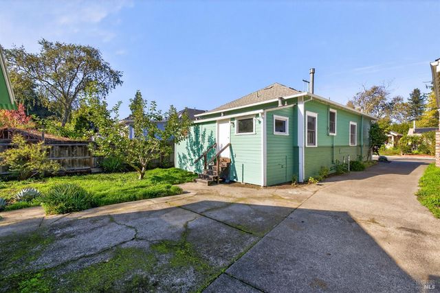654 Charles St, Santa Rosa, CA 95404