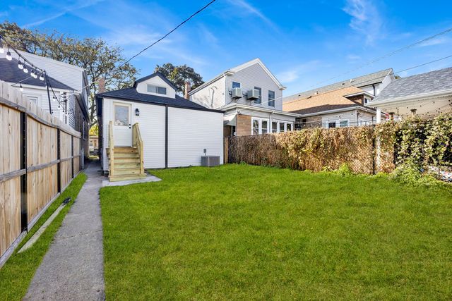 5844 W Leland Avenue, Chicago, IL 60630