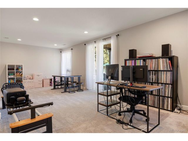 6652 S Biloxi Way, Aurora, CO 80016