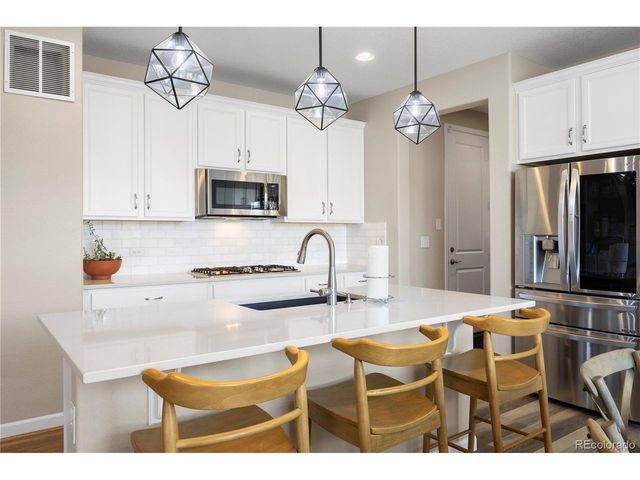 6652 S Biloxi Way, Aurora, CO 80016