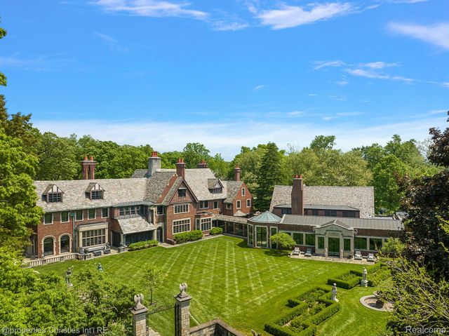 1771 BALMORAL Drive, Detroit, MI 48203