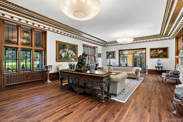 1771 BALMORAL Drive, Detroit, MI 48203