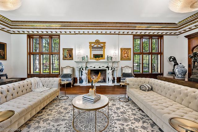 1771 BALMORAL Drive, Detroit, MI 48203