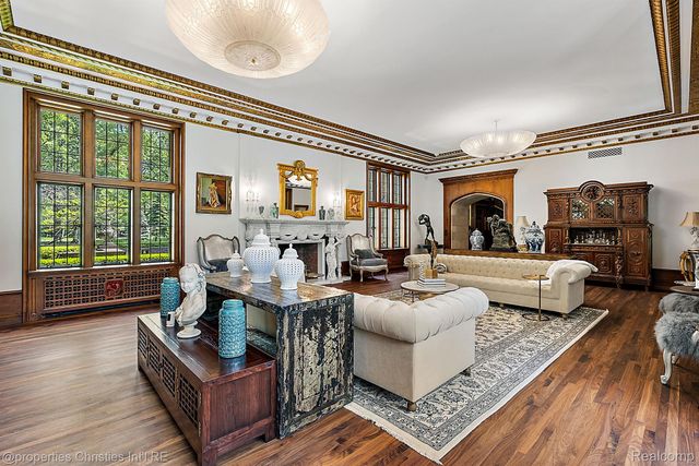 1771 BALMORAL Drive, Detroit, MI 48203