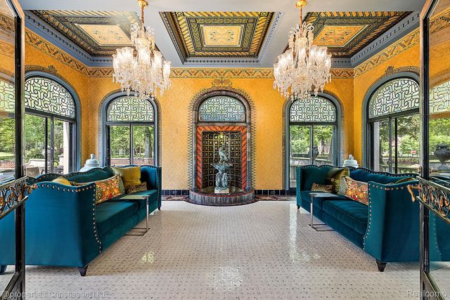 1771 BALMORAL Drive, Detroit, MI 48203