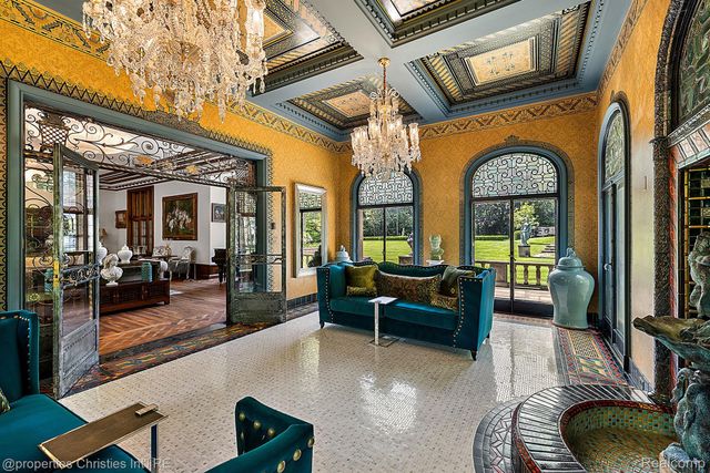 1771 BALMORAL Drive, Detroit, MI 48203