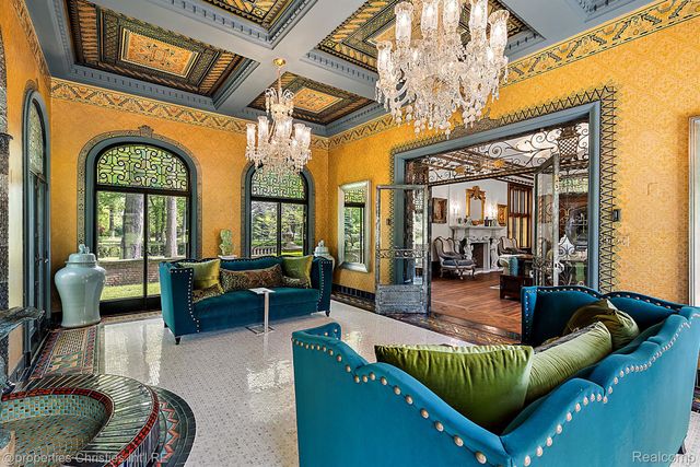 1771 BALMORAL Drive, Detroit, MI 48203