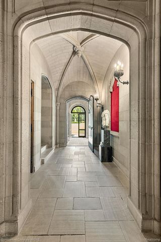 1771 BALMORAL Drive, Detroit, MI 48203