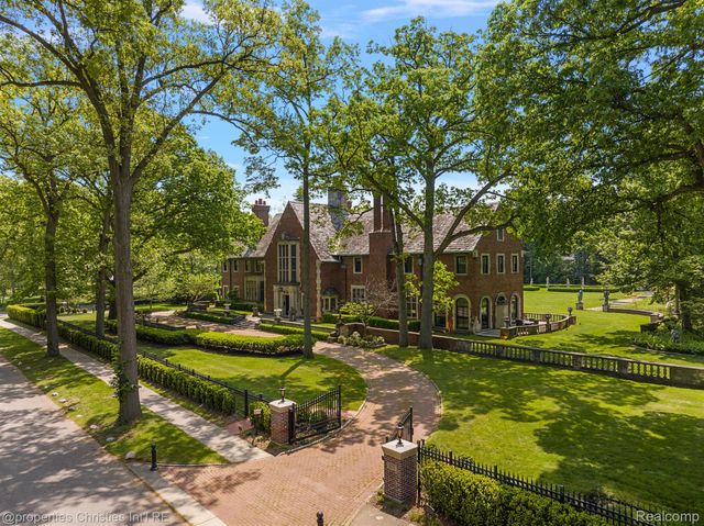 1771 BALMORAL Drive, Detroit, MI 48203