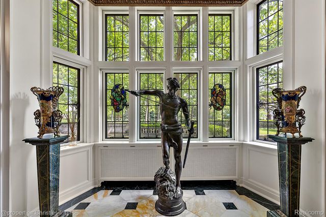 1771 BALMORAL Drive, Detroit, MI 48203