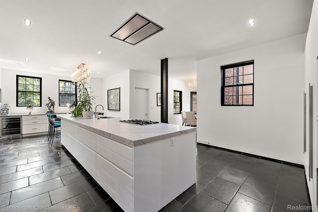 1771 BALMORAL Drive, Detroit, MI 48203