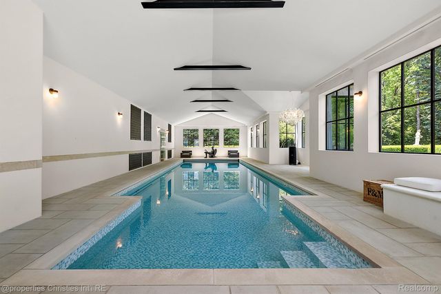 1771 BALMORAL Drive, Detroit, MI 48203