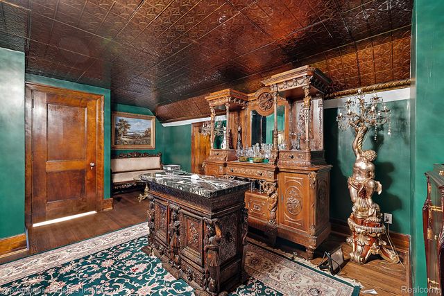 1771 BALMORAL Drive, Detroit, MI 48203