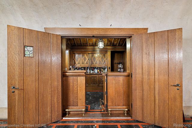 1771 BALMORAL Drive, Detroit, MI 48203