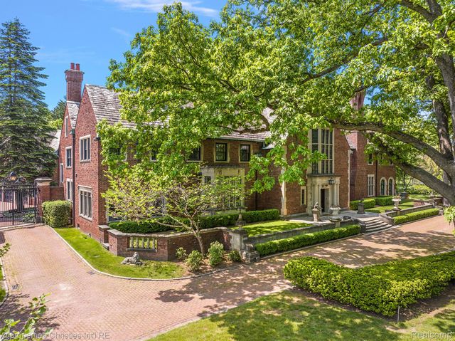 1771 BALMORAL Drive, Detroit, MI 48203