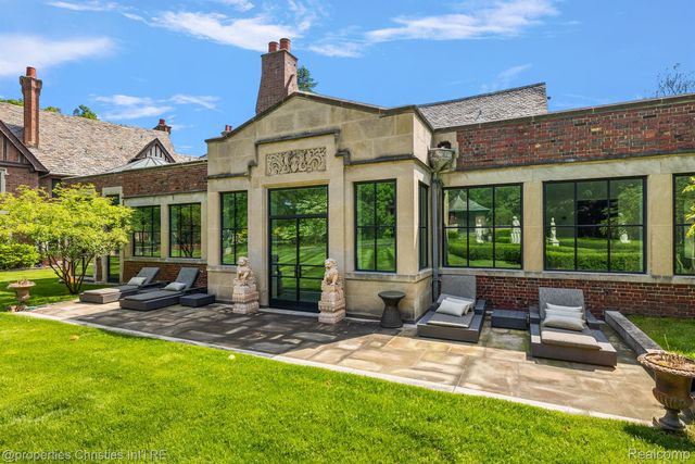 1771 BALMORAL Drive, Detroit, MI 48203