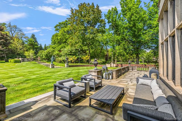 1771 BALMORAL Drive, Detroit, MI 48203