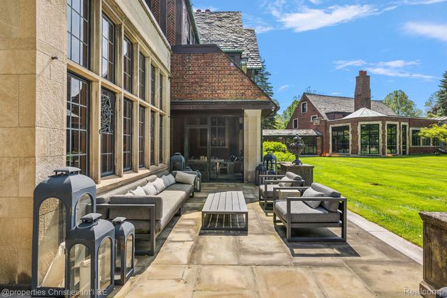 1771 BALMORAL Drive, Detroit, MI 48203