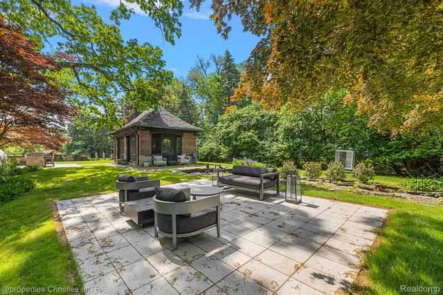 1771 BALMORAL Drive, Detroit, MI 48203