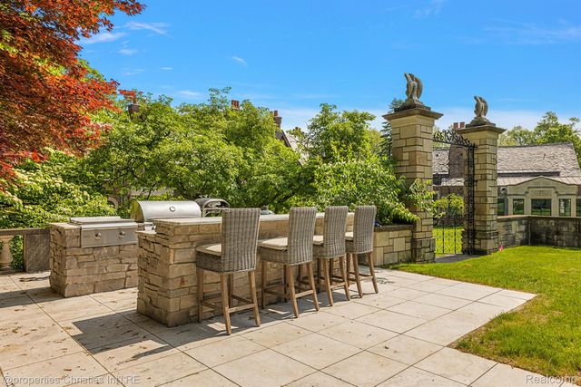 1771 BALMORAL Drive, Detroit, MI 48203