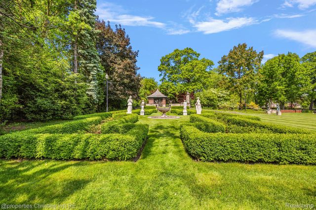 1771 BALMORAL Drive, Detroit, MI 48203