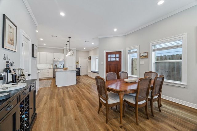 320 E 39th Street, Houston, TX 77018