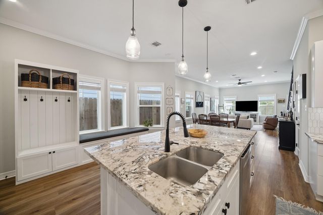 320 E 39th Street, Houston, TX 77018