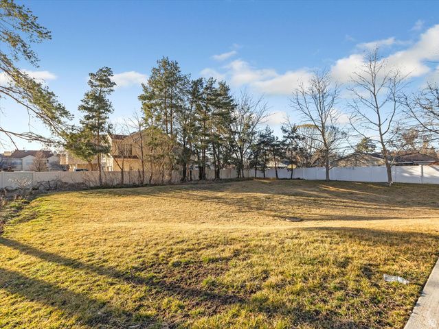 687 E ORCHARD VISTA CT, Midvale, UT 84047