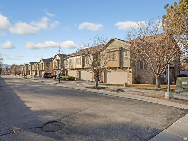 687 E ORCHARD VISTA CT, Midvale, UT 84047