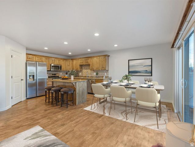 687 E ORCHARD VISTA CT, Midvale, UT 84047