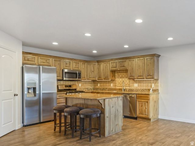 687 E ORCHARD VISTA CT, Midvale, UT 84047