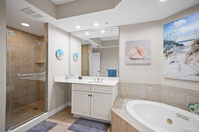 608 Lost Key Dr 903C, Pensacola, FL 32507