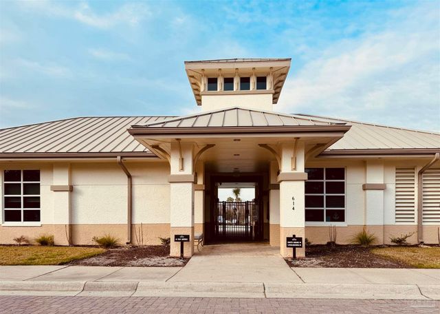 608 Lost Key Dr 903C, Pensacola, FL 32507